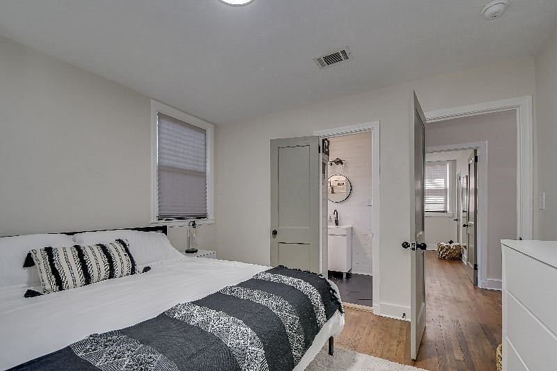 Furnished Finder property 375103_1 photo 20