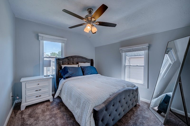 Bedroom 1 with queen size bed