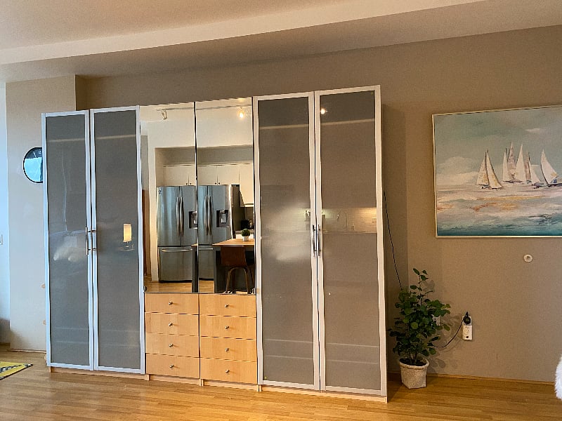 Huge mirrored wardrobe for tons of storage!