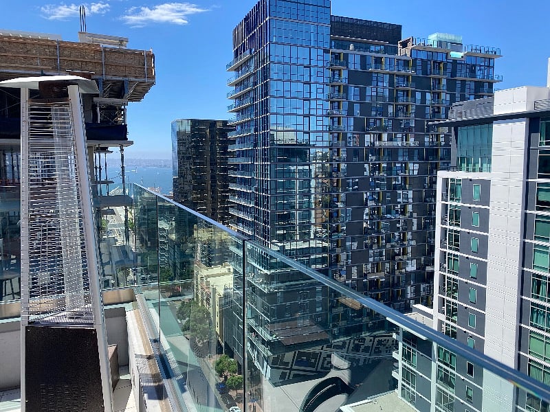 Carte hotel lounge views