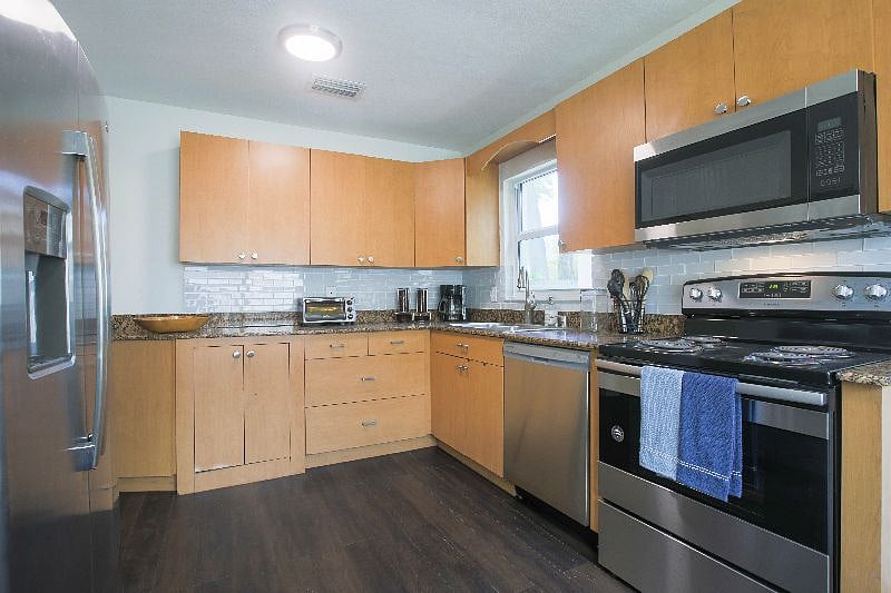Furnished Finder property 375406_2 photo 10
