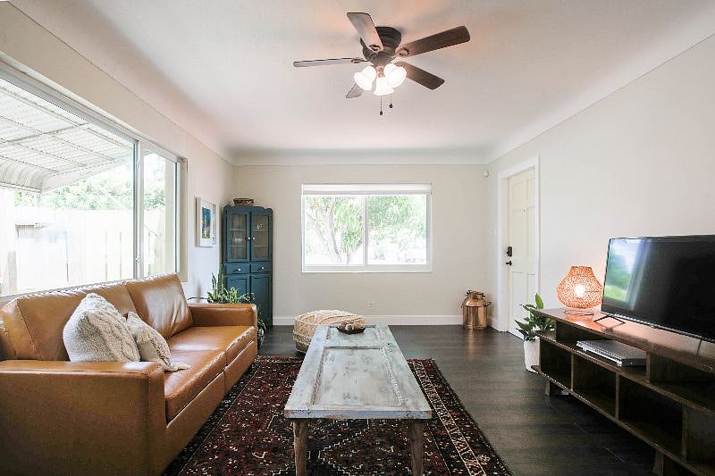 Furnished Finder property 375406_2 photo 2