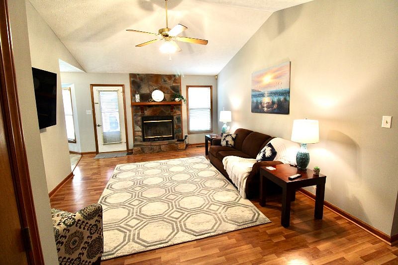 Furnished Finder property 375425_1 photo 5