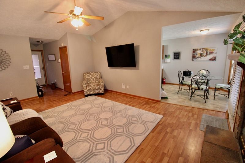 Furnished Finder property 375425_1 photo 7