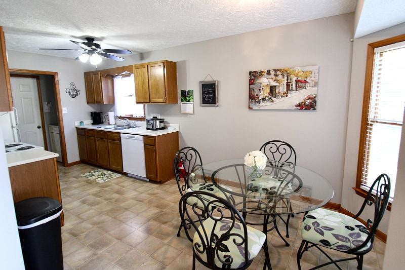 Furnished Finder property 375425_1 photo 8
