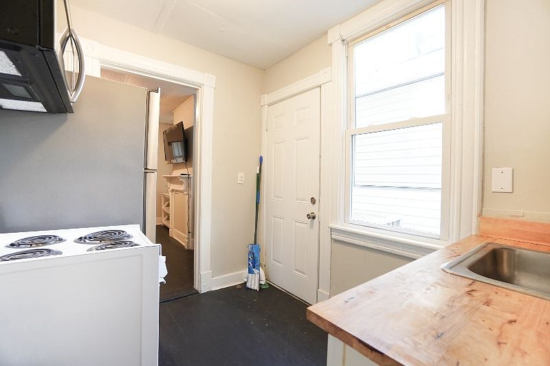 Furnished Finder property 375489_2 photo 10