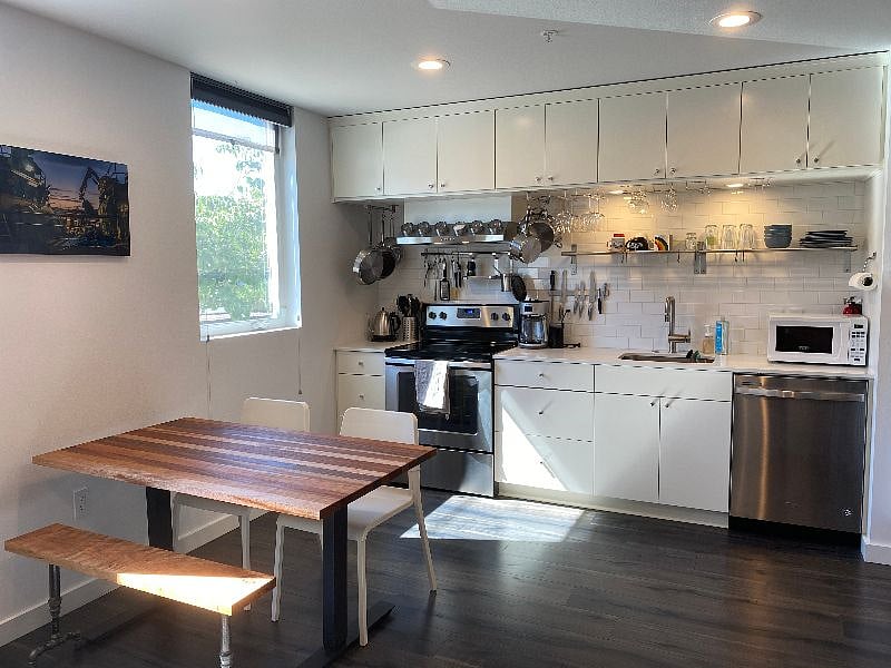 Furnished Finder property 375522_1 photo 17
