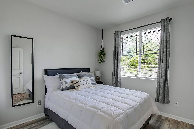 Furnished Finder property 375538_1 photo 13