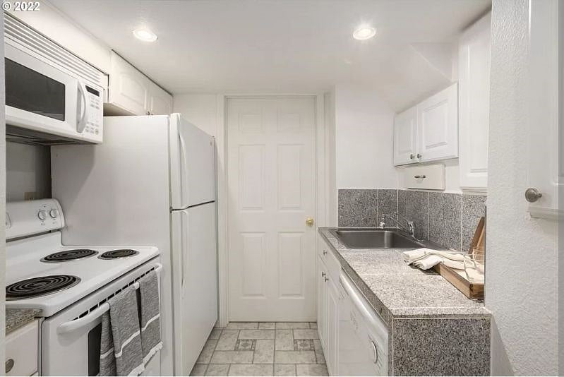 Furnished Finder property 375712_1 photo 11