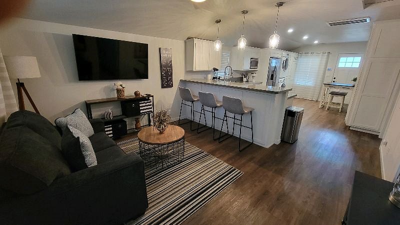 Furnished Finder property 375732_1 photo 1