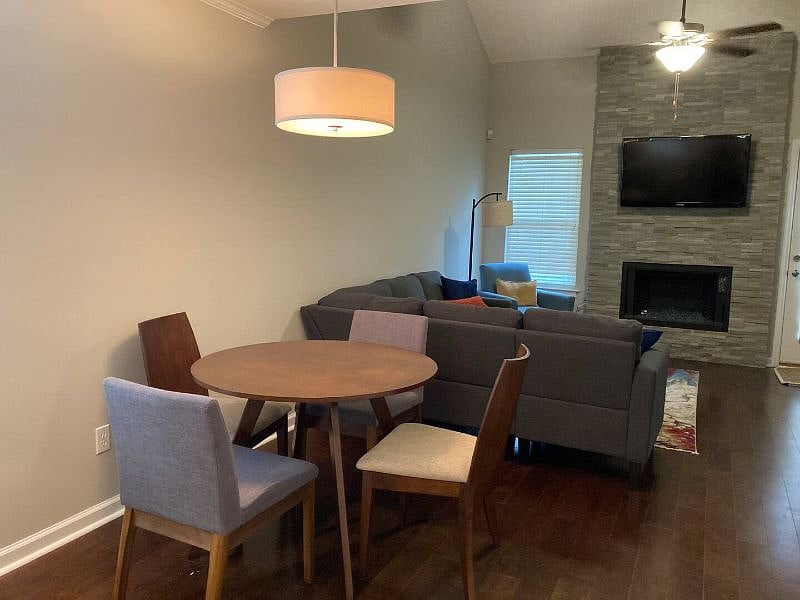 Furnished Finder property 375880_1 photo 9