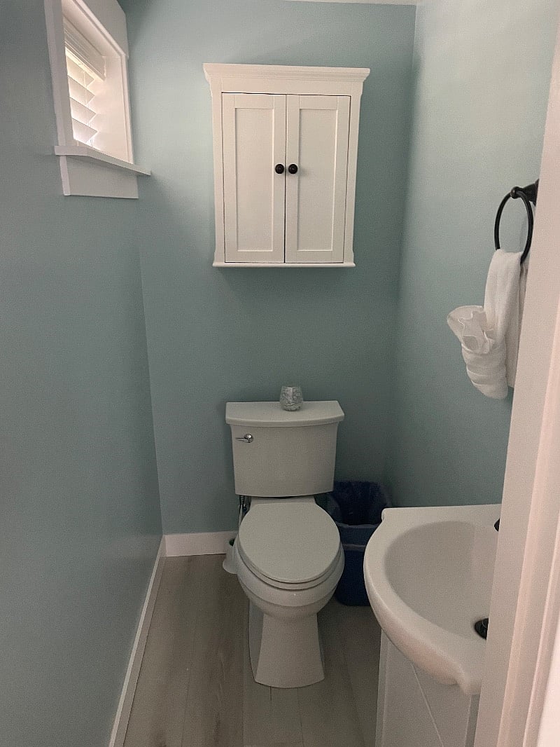 Master 1/2 bath