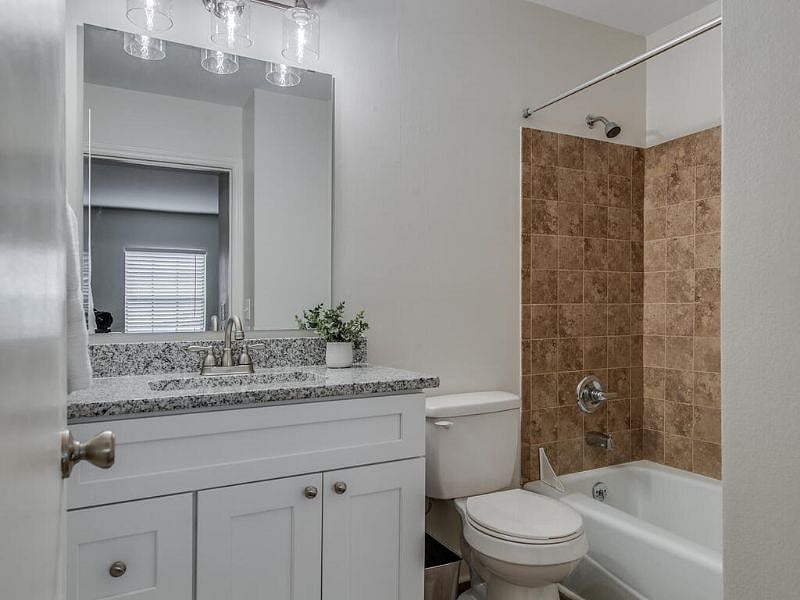 Furnished Finder property 375906_1 photo 18