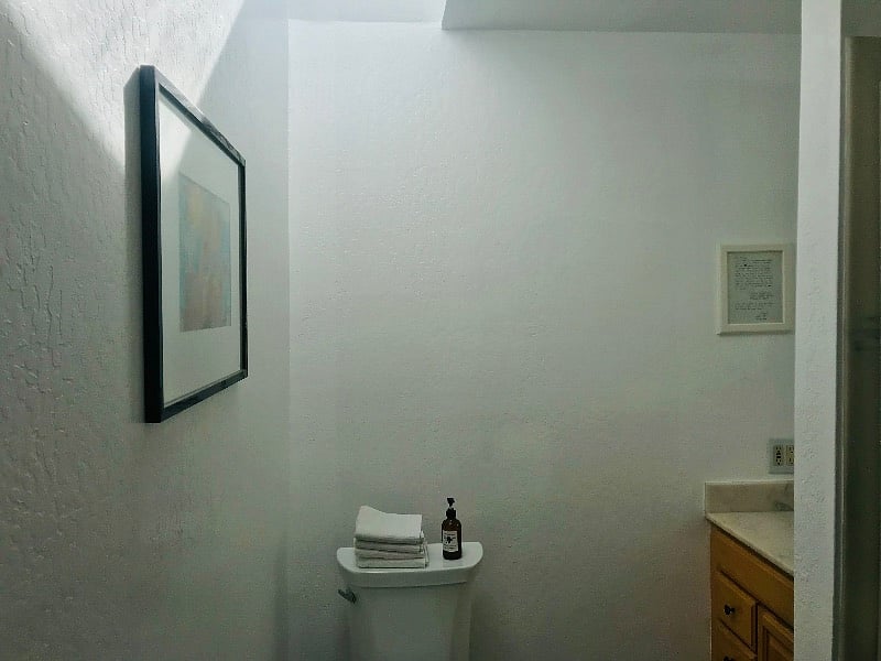 master bathroom w. shower