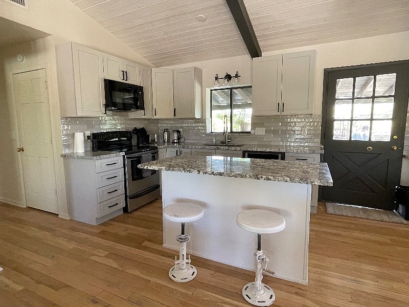 Furnished Finder property 376069_1 photo 11