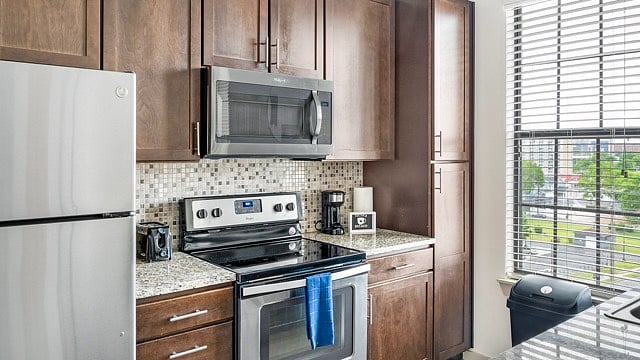 Furnished Finder property 376112_1 photo 3