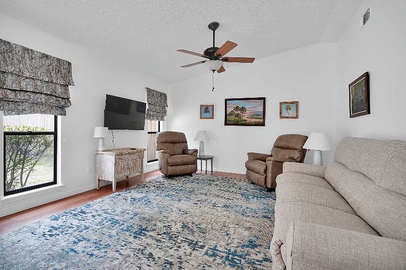Furnished Finder property 376133_1 photo 9