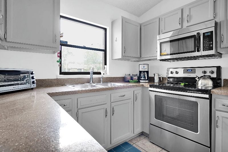 Furnished Finder property 376133_1 photo 3