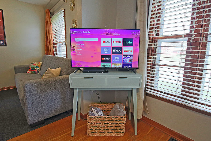 Smart TV with local channels, Roku, Pluto, Crackle, and other apps for your enjoyment. You can also log into your own Netflix, Hulu, and Disney+ accounts.