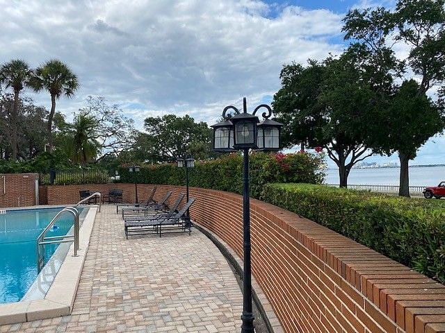 Furnished Finder property 376354_1 photo 16