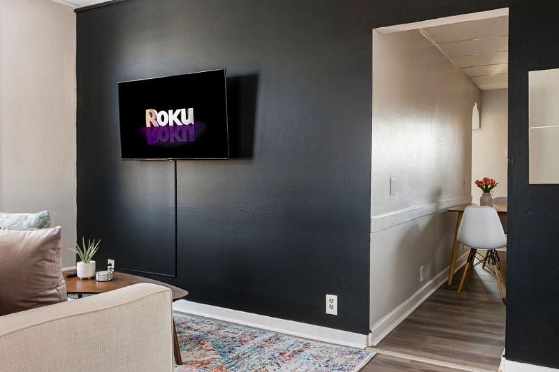 Smart TV with Roku