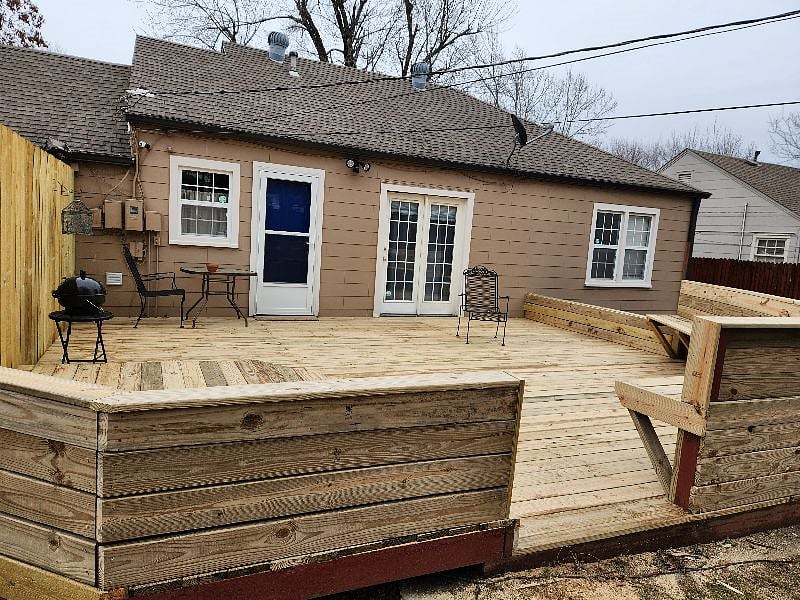 Newly installed deck Feb/2023.