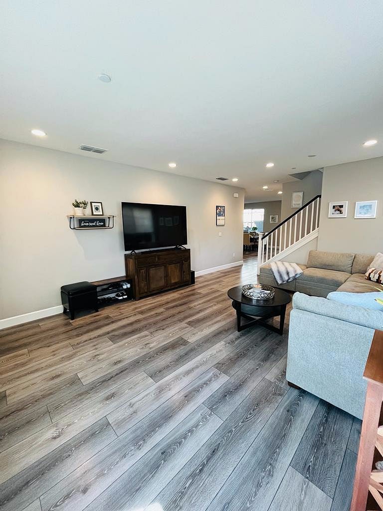 Furnished Finder property 376455_1 photo 3