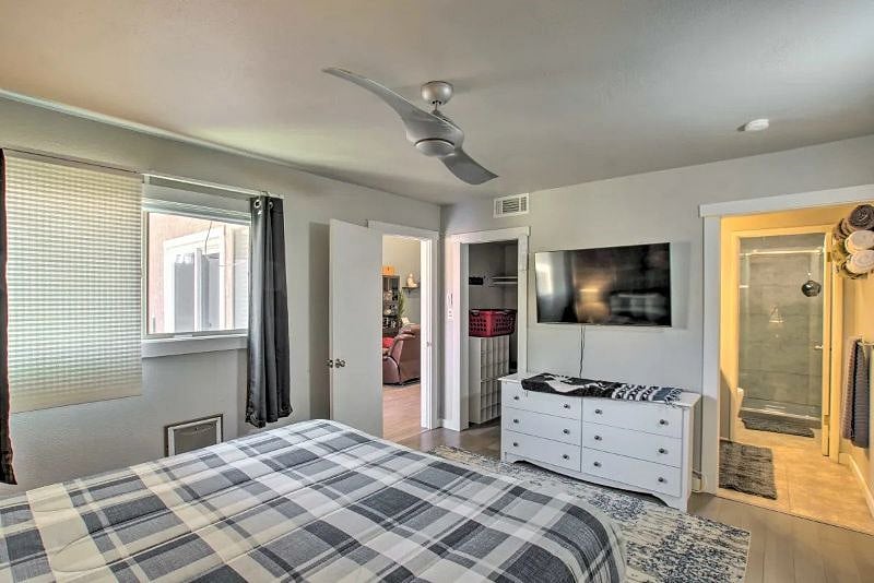 Master bedroom walk in closet