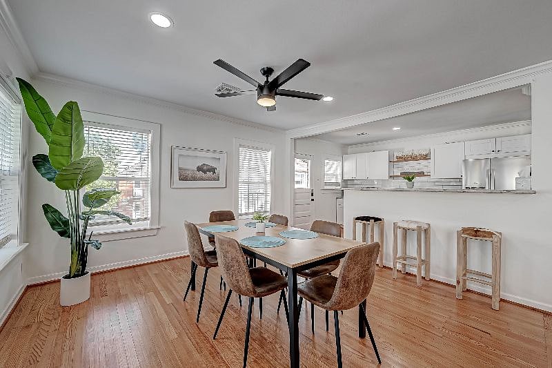 1712 Fairview 77006: Dining Room and Kitchen.