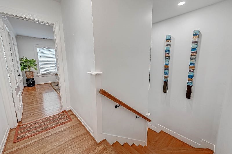 1712 Fairview 77006: Stairs to the 2nd Floor Entrance.