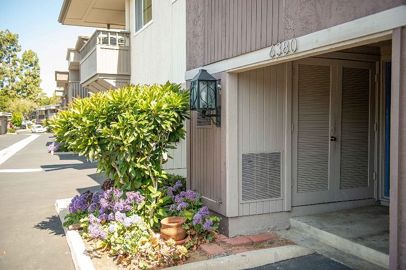 townhome entry
