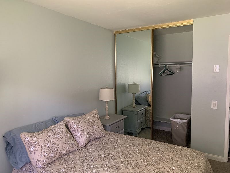 third bedroom: full bed