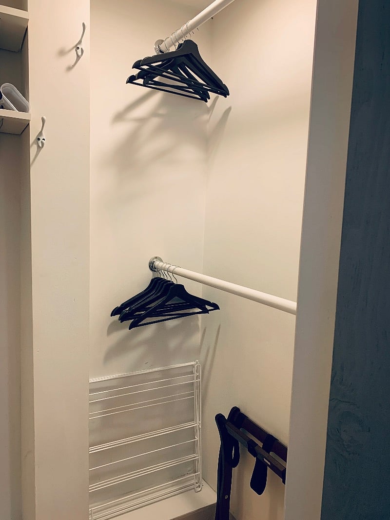 BEDROOM
Hangers
Ironing Board and Iron
Shelves
Luggage Rack
Clothes Drying Rack
Extra Blanket and Pillows