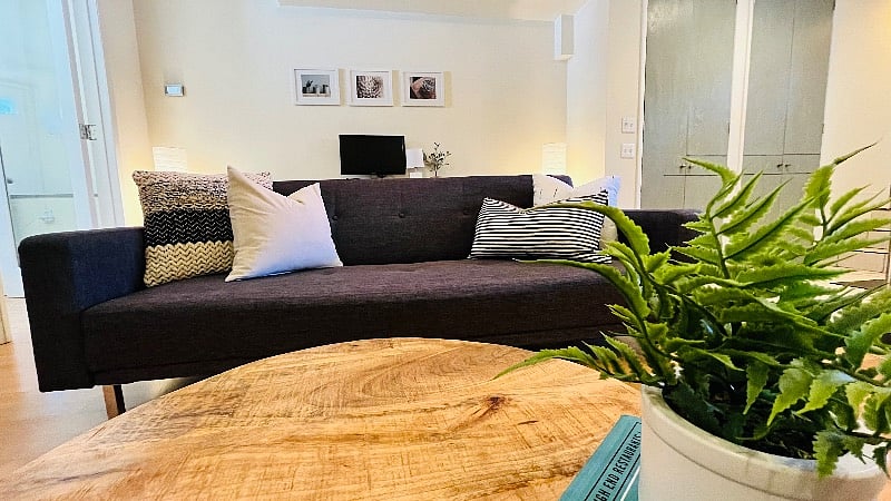 LIVING ROOM
It immediately feels like home! Take a break, relax on the cozy sofa, cuddle up with an interesting book, watch a blockbuster, or simply unwind after a tiring shift.