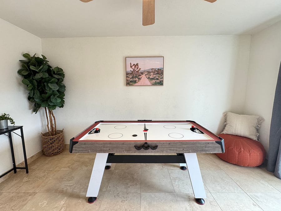 Game Room: Air Hockey, Ping Pong, Putting Ramp