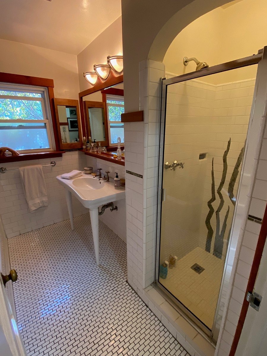 BATHROOM #2: Walk-In Shower, Pedestal Sink, separate Bath Tub, Toilet