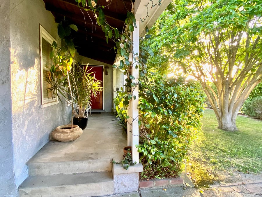 Front Porch (2 steps)