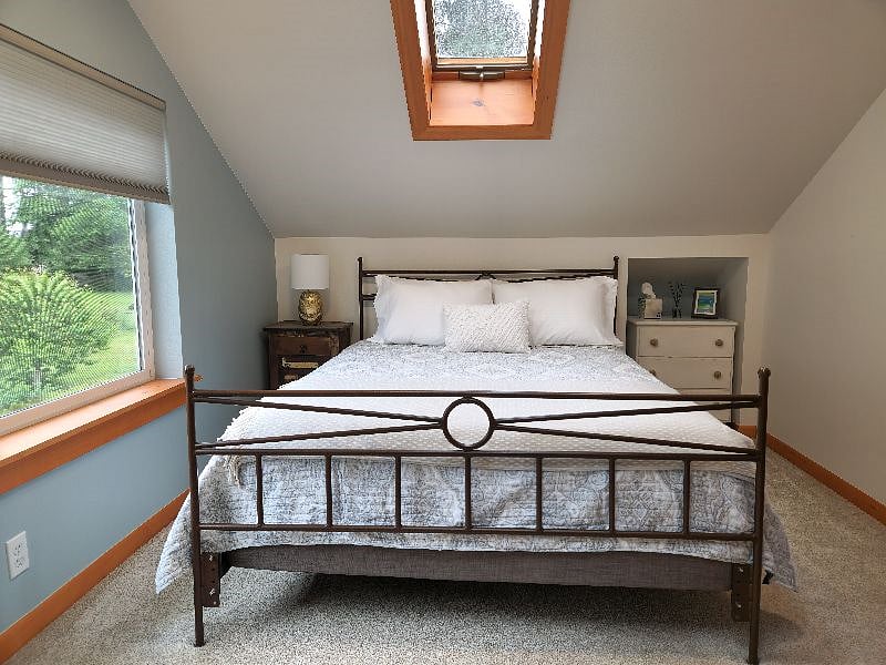 Queen bed with luxury new mattress.