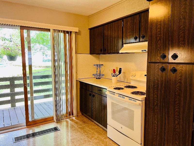 Apartment A & B: Spacious counter area perfect for meal prep. 