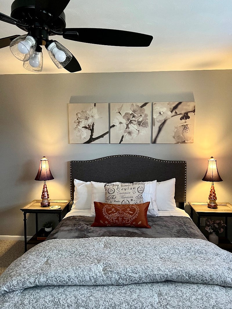Apartment B: Bedroom featuring a Queen size bed for a great nights sleep.  