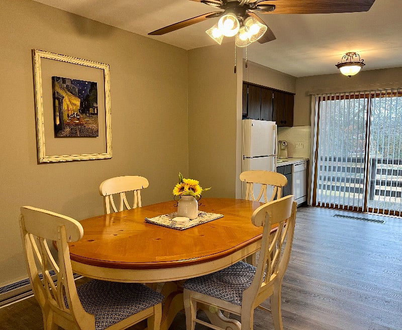 Apartment B: Dining Room connects to Kitchen and Living Room 