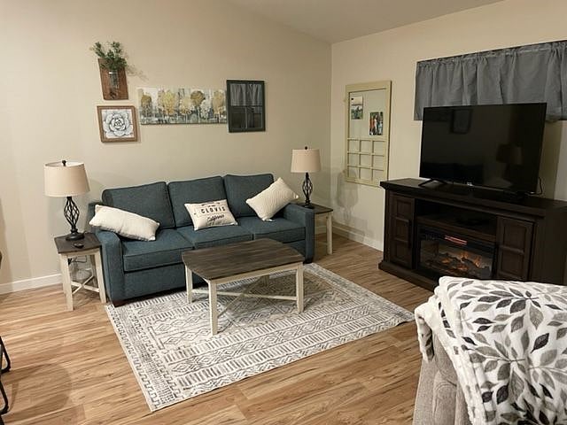 Furnished Finder property 377441_1 photo 5