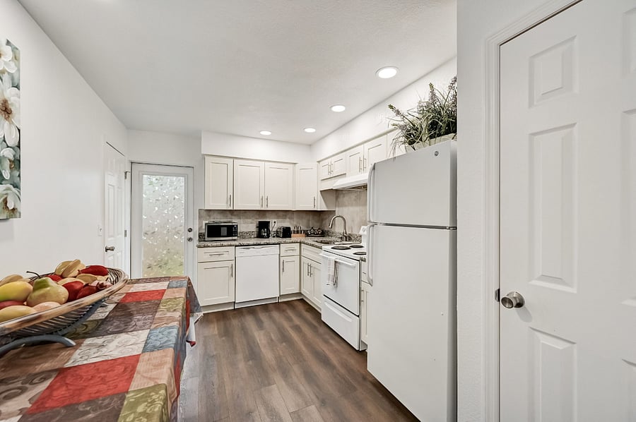Furnished Finder property 377525_1 photo 5