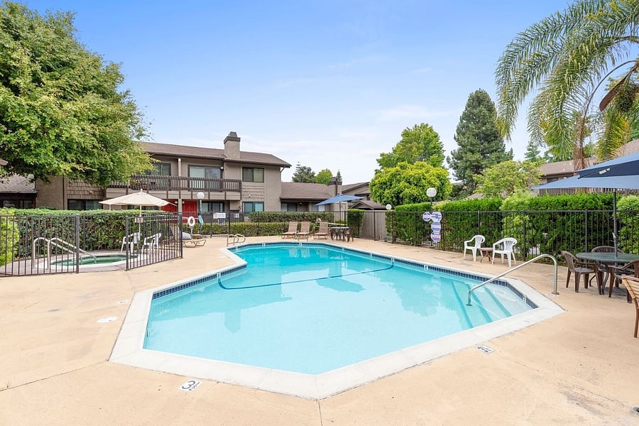 Furnished Finder property 377580_1 photo 30