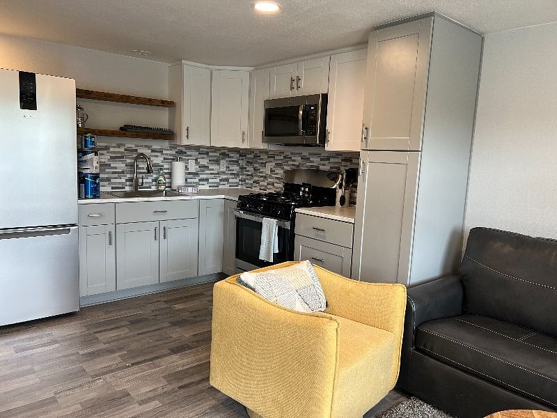 Furnished Finder property 377582_1 photo 10