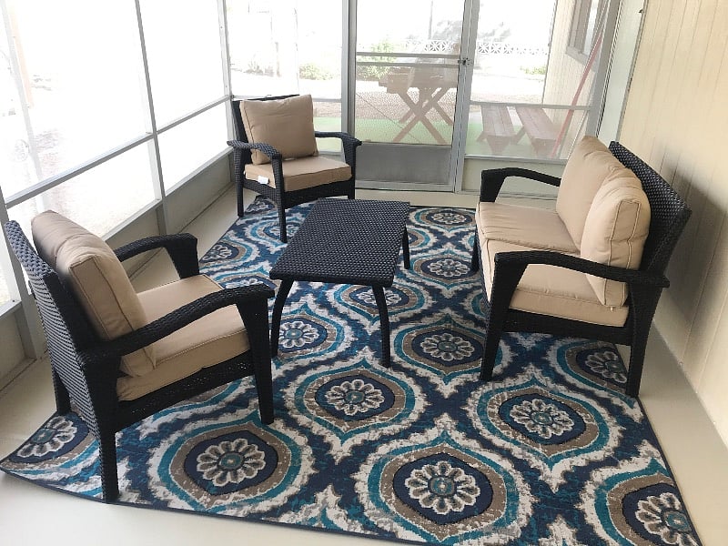 Screened in porch