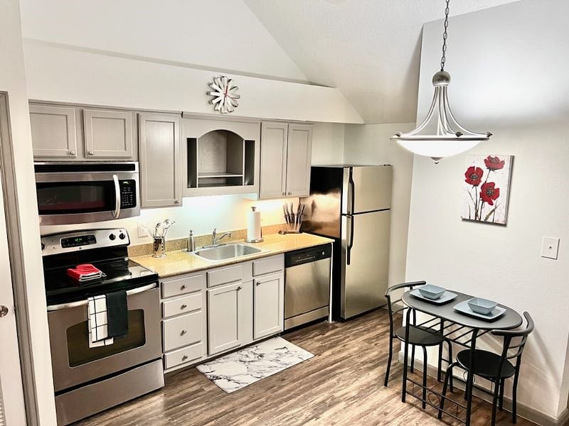 Furnished Finder property 377662_1 photo 4