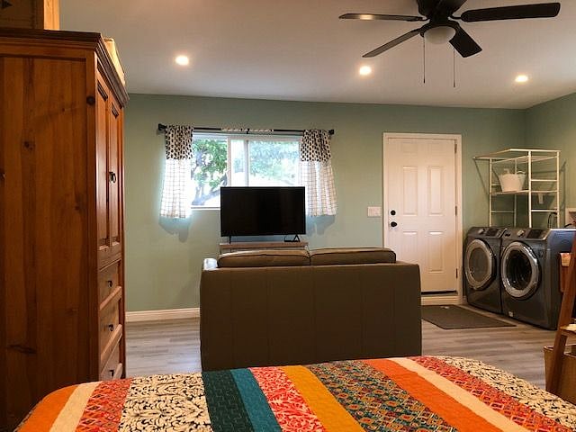 Furnished Finder property 377696_1 photo 3