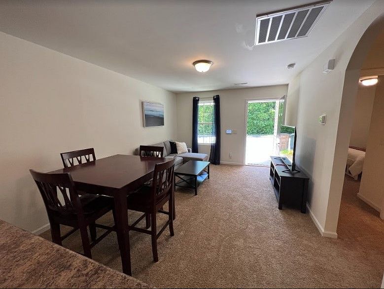 Furnished Finder property 377723_1 photo 3