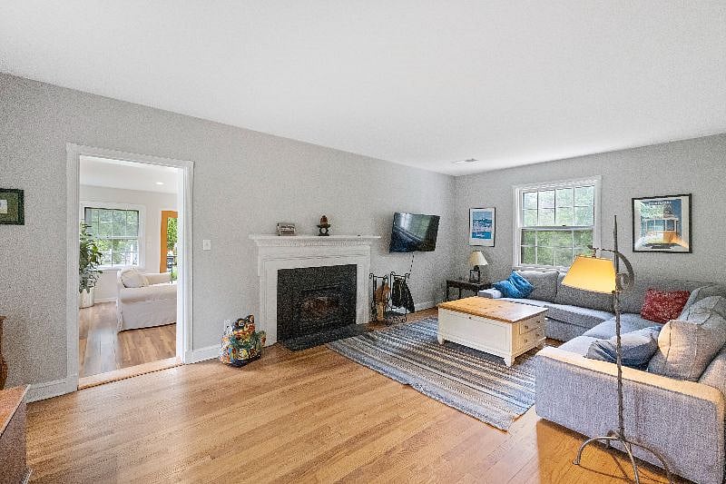 1st Floor Living Room